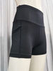 Pantalón corto de yoga con bolsillos YK205-4